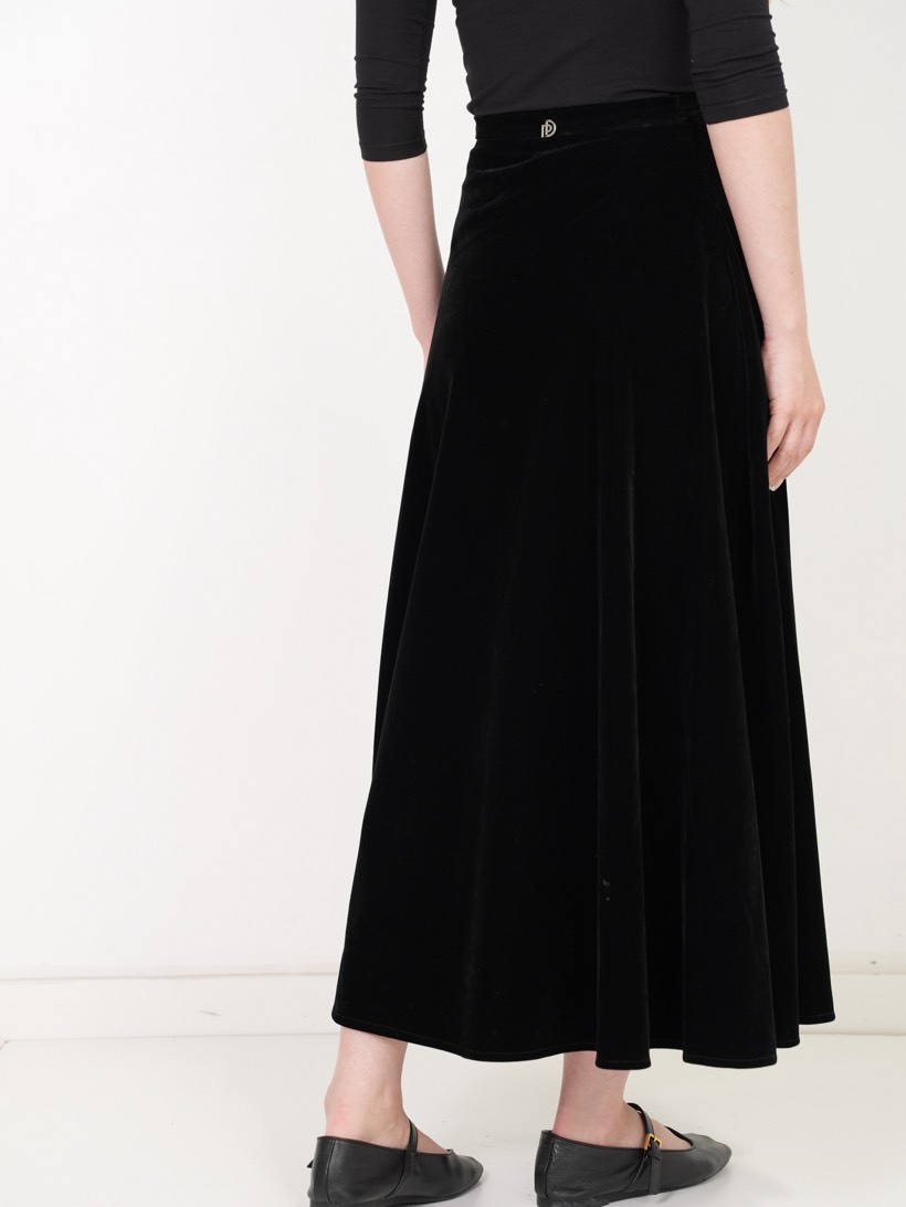 Evening maxi in black velvet