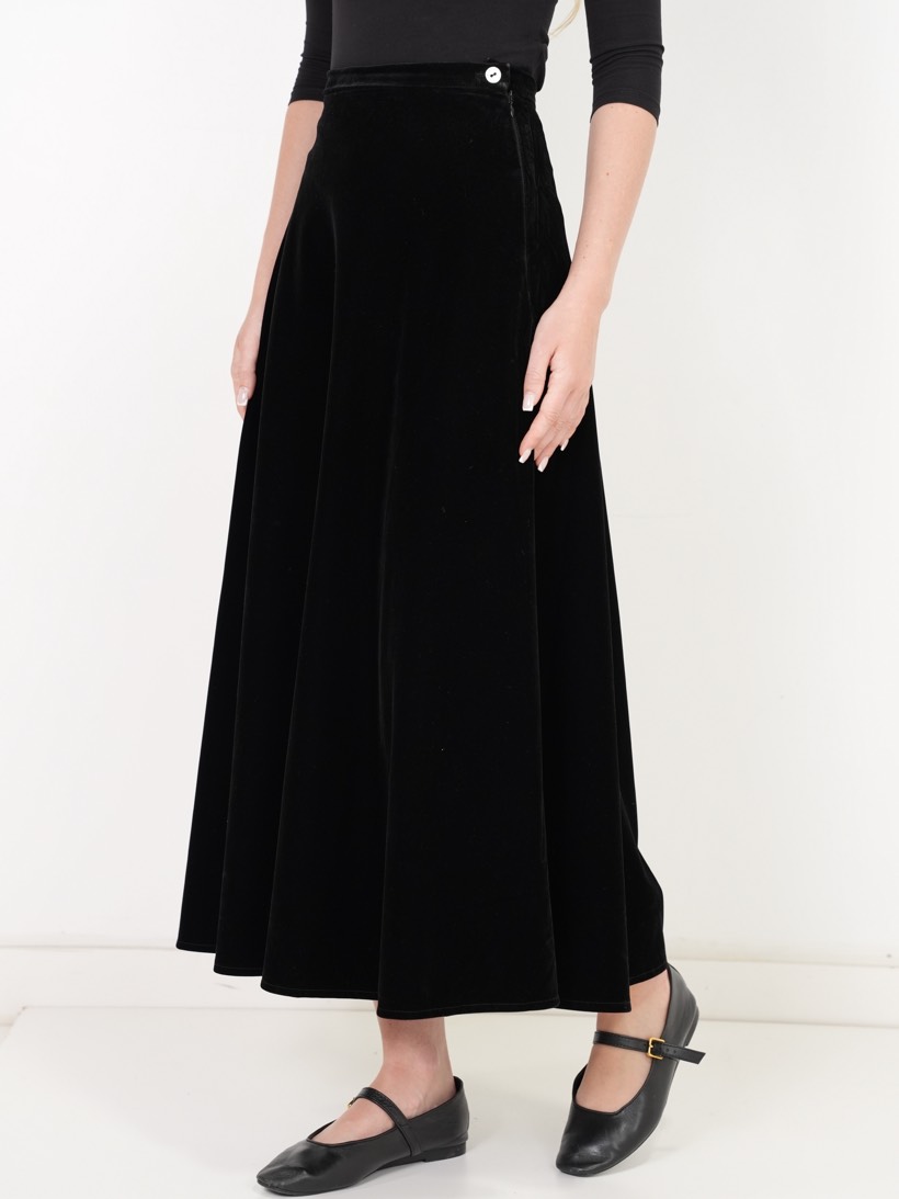Evening maxi in black velvet