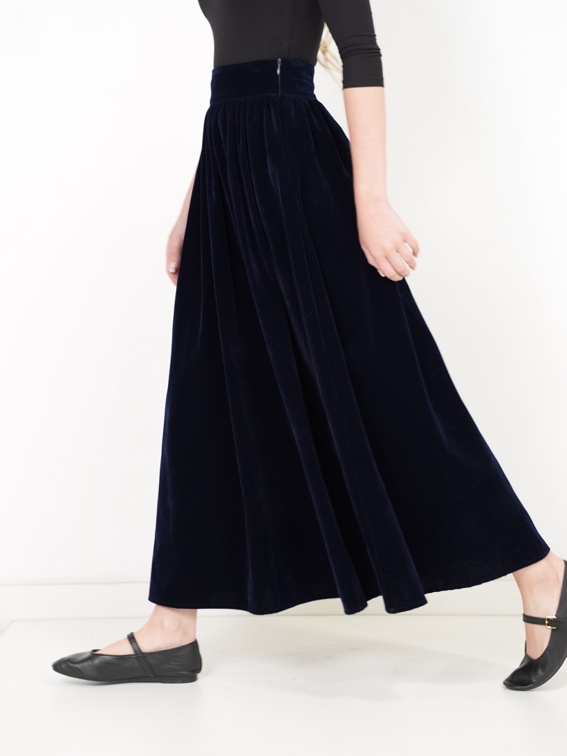 Evening maxi in midnight velvet