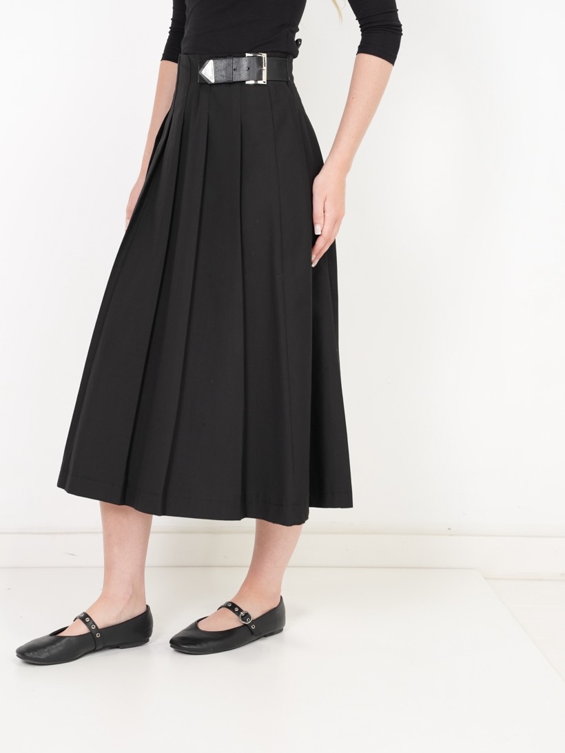 Belted pleat midi in black