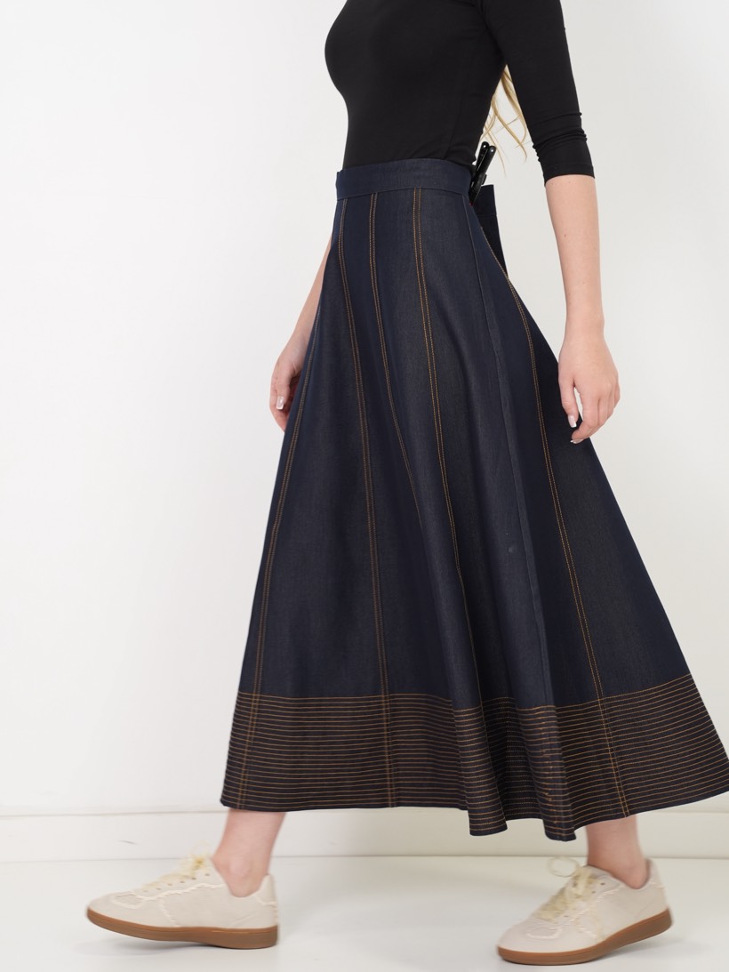 Border-hem maxi in navy & walnut