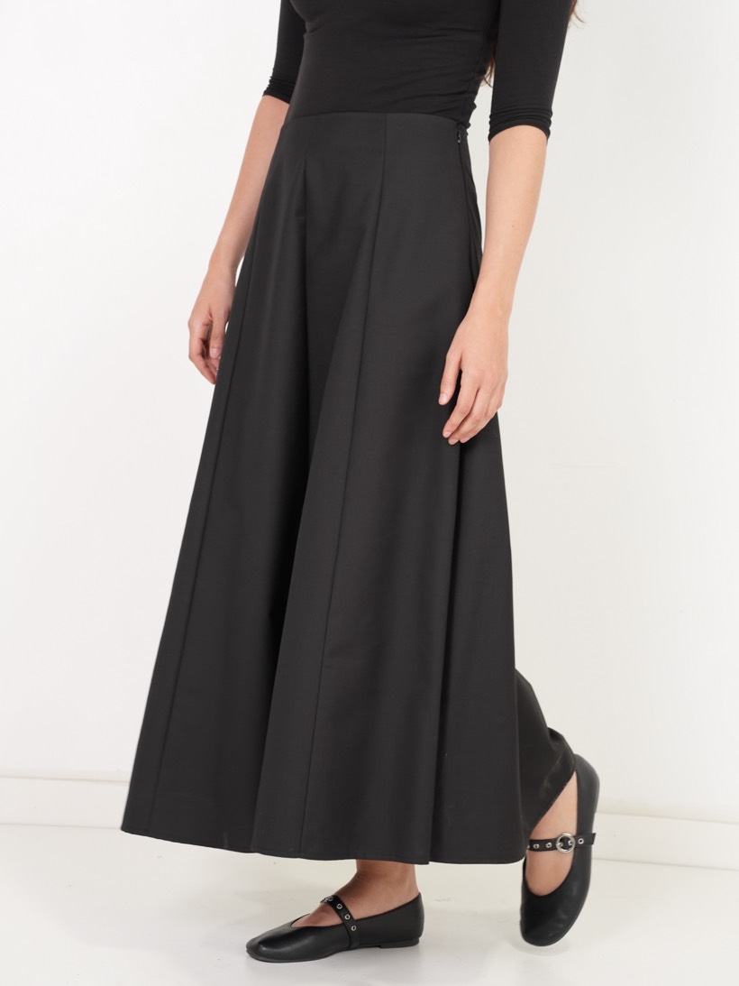 A-line maxi in black
